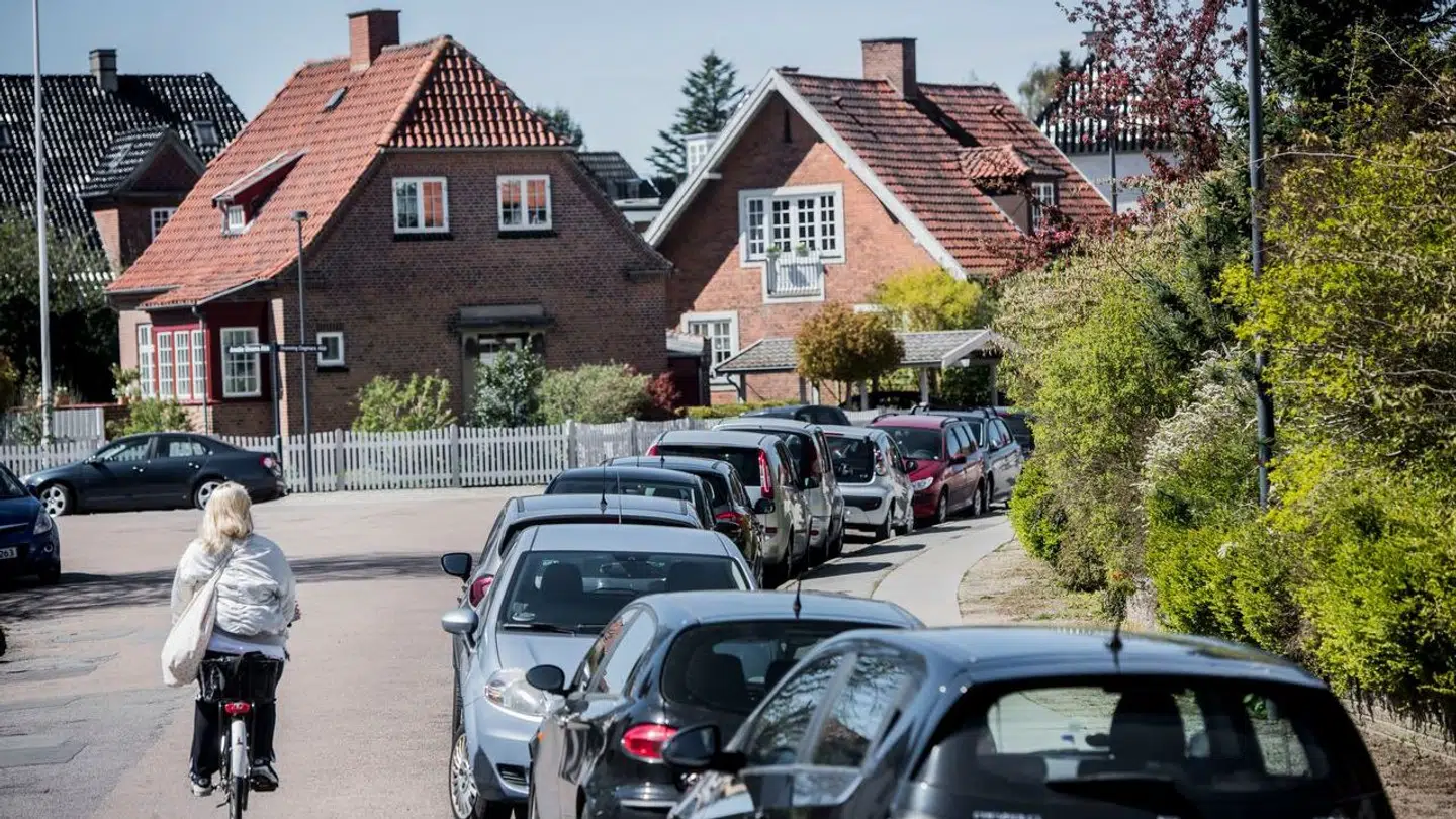 Priserne på olie, gas og benzin er røget i vejret siden årsskiftet.