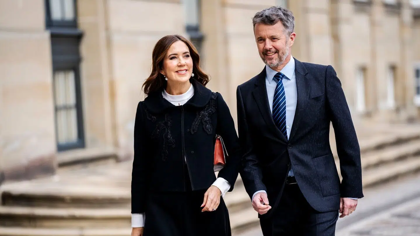 Det var formentlig dronning Mary, der blev hjemme et par ekstra dage, før hun tog på påskeferie sammen med familien.