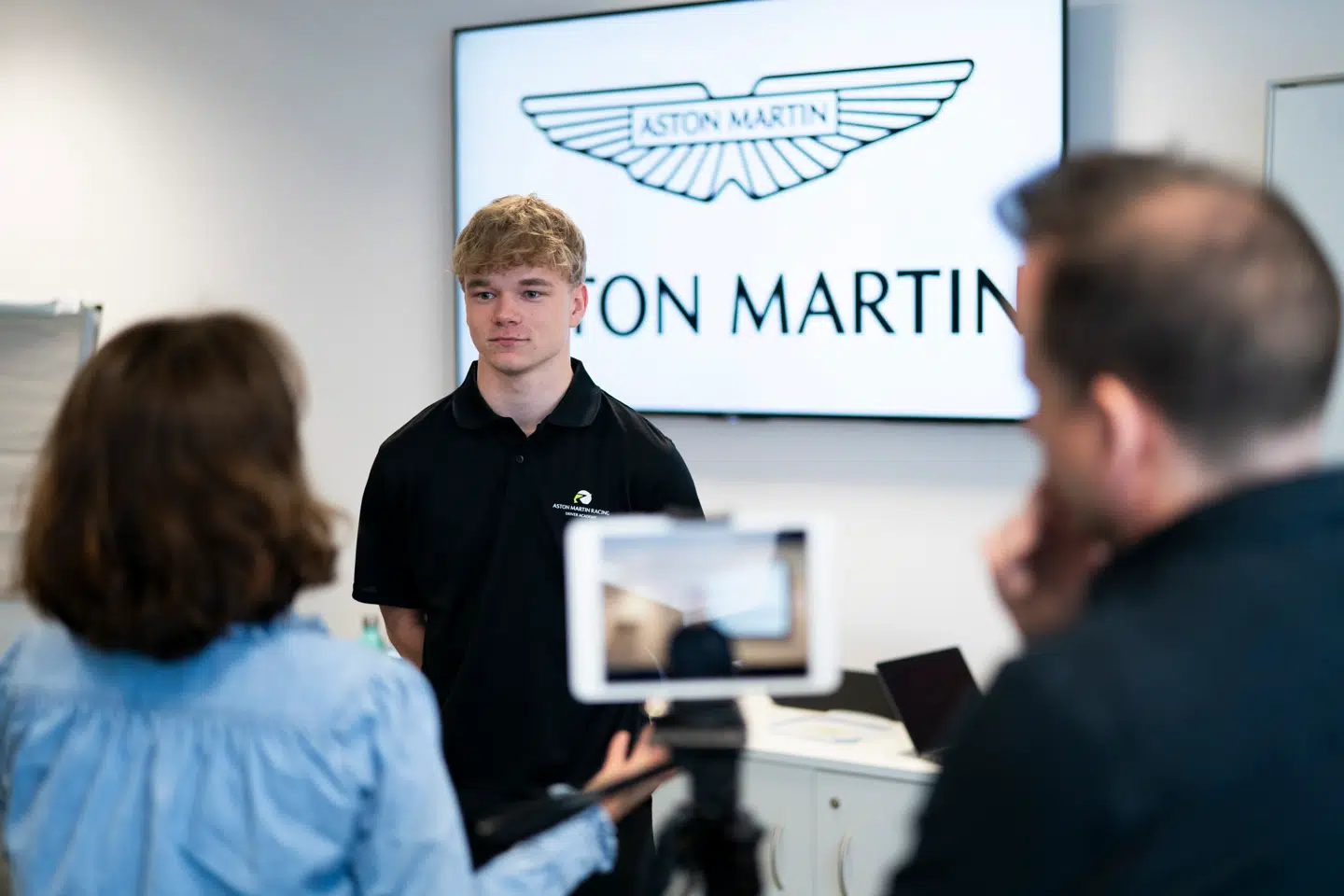 Sebastian Øgaard skal vise sig frem for Aston Martin i 2024.