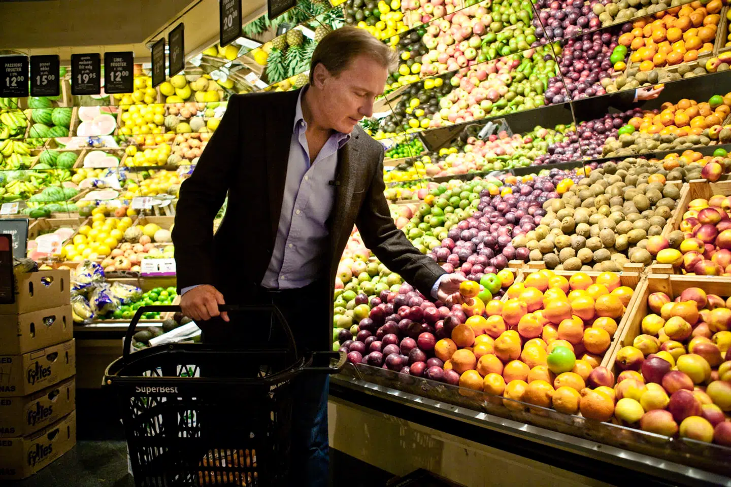 Frugt og grønt er det eneste, som Peter Qvortrup Geisling altid køber. Ellers lader han sig styre af lyst.