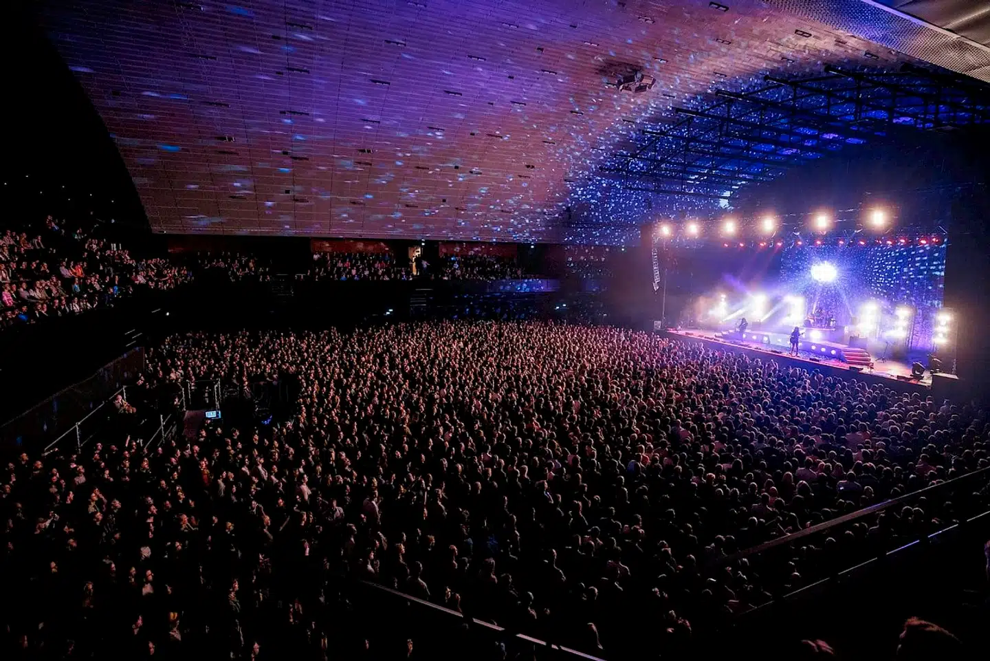 »Jeg tror, at alle kommuner i landet vil kunne pege på en række anlæg, aktiviteter og tiltag, som ikke ville være blevet en realitet uden bidrag fra erhvervsdrivende fonde,« skriver Michael Vindfeldt. Her den genopbyggede K.B. Hal.