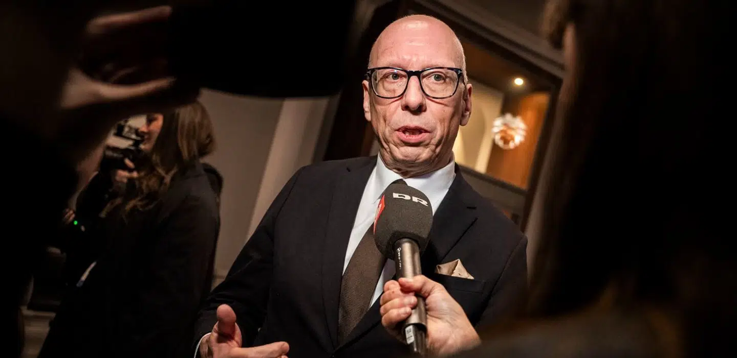 Alex Ahrendtsen (DF) taler med pressen efter mødet med forsvarsminister Troels Lund Poulsen om fejl på fregatten "Iver Huitfeldt.