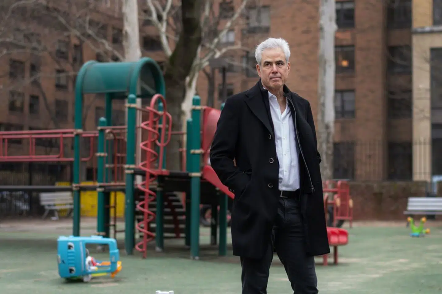 Forfatter og socialpsykolog Jonathan Haidt mener, at han har fundet en måde at fikse Generation Z, der er blevet ødelagt af mobiltelefoner og høj skærmtid.