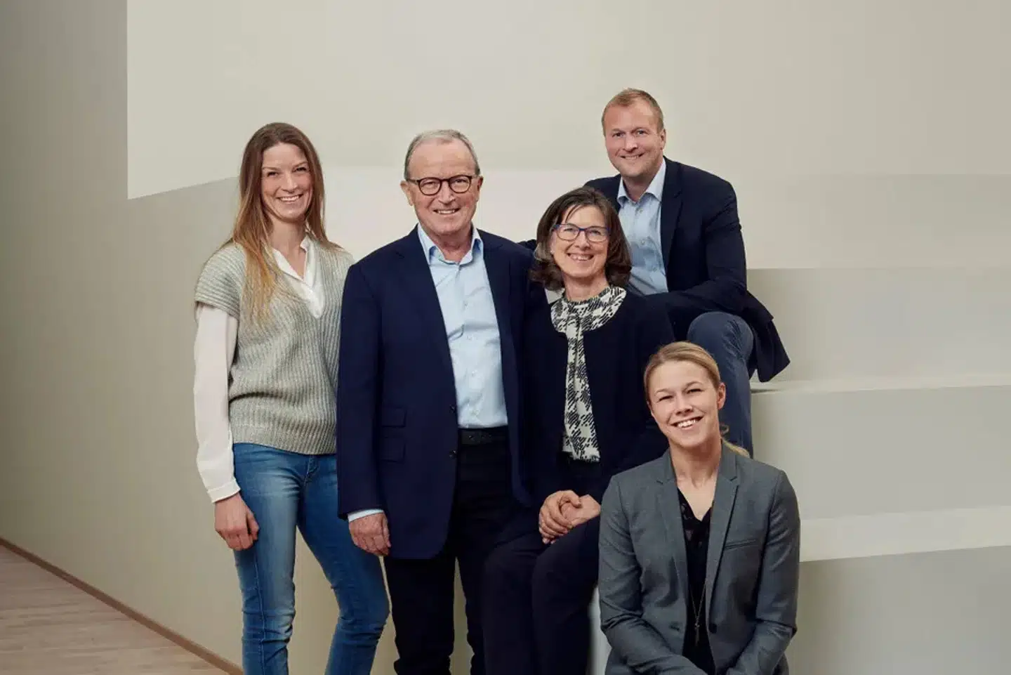 Her er familien Kirk Kristiansens medlemmer, (fra venstre) Sofie Kirk Kristiansen, Kjeld Kirk Kristiansen, Camilla Kirk Kristiansen, Thomas Kirk Kristiansen og Agnete Kirk Kristiansen.