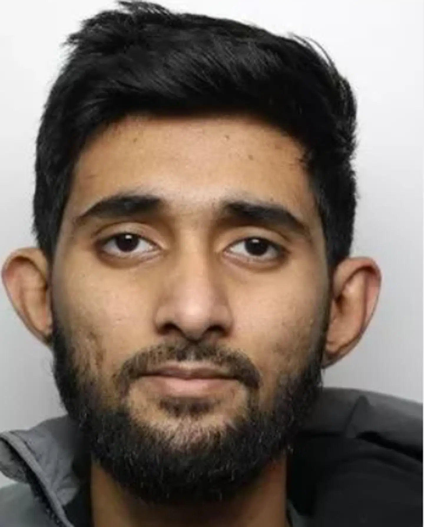 25-årige Habibur Masum mistænkes for at drab begået ved højlys dag i byen Bradford i Storbritannien.