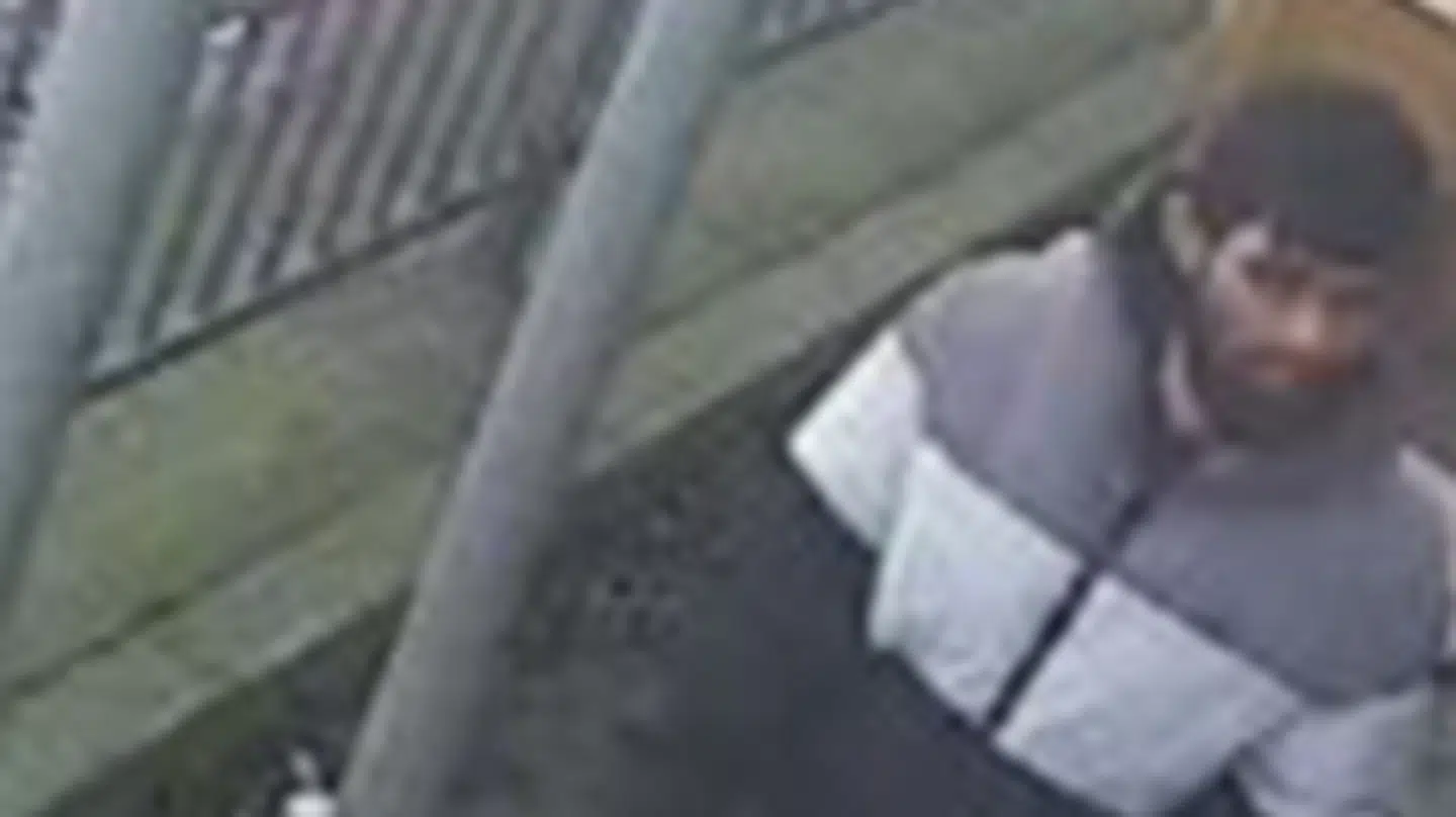 Et overvågningsbillede af Habibur Masum, der er mistænkt for drab.