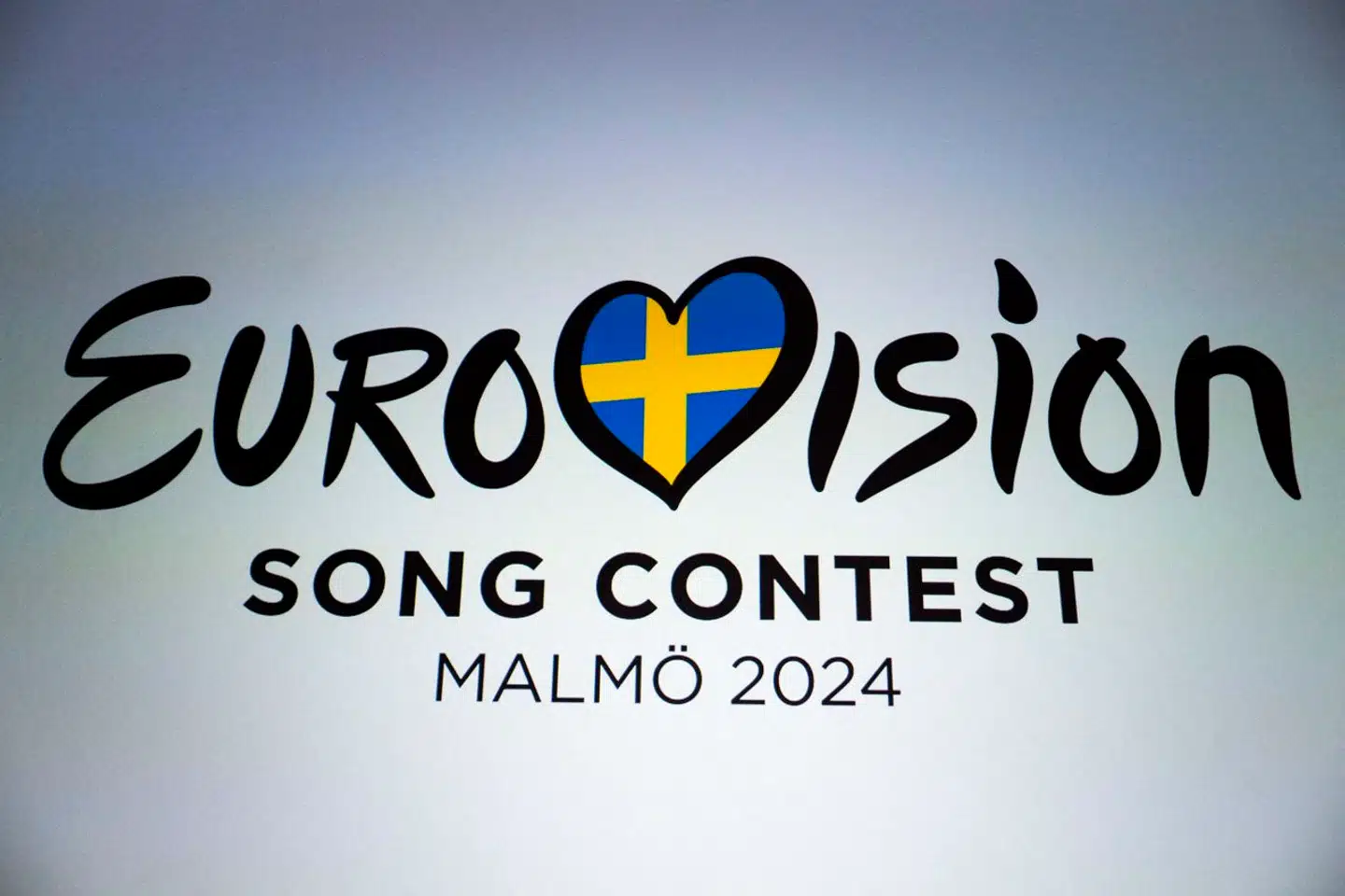 Berlingskes teaterredaktør, Jakob Steen Olsen, dækker Eurovision for avisen, og han fortæller i Berlingskes nyhedspodcast »Pilestræde«, at pop og politik er tæt forbundne.
