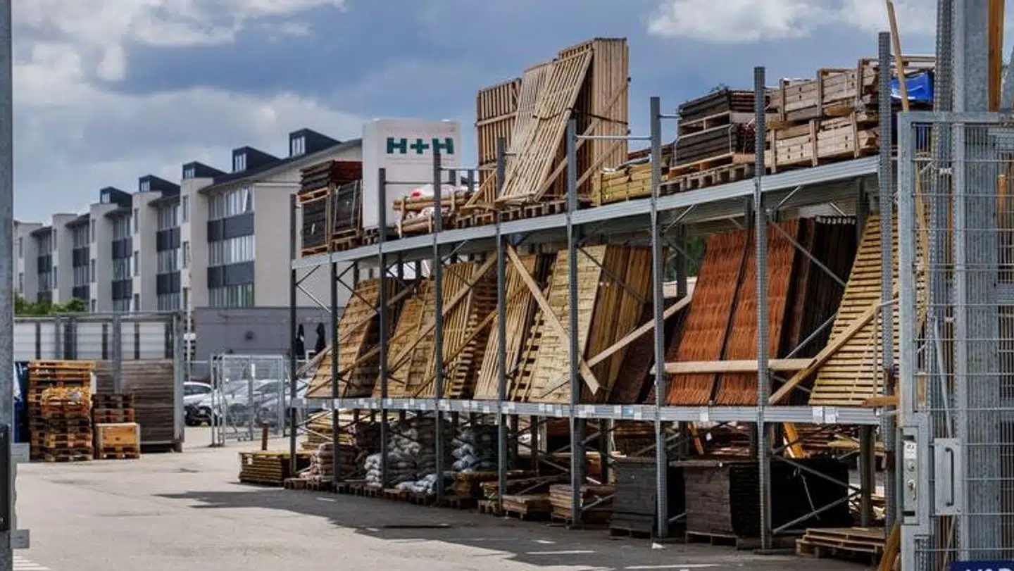 Tyvene blev tilbageholdt af byggemarkedets personale. Arkivfoto.
