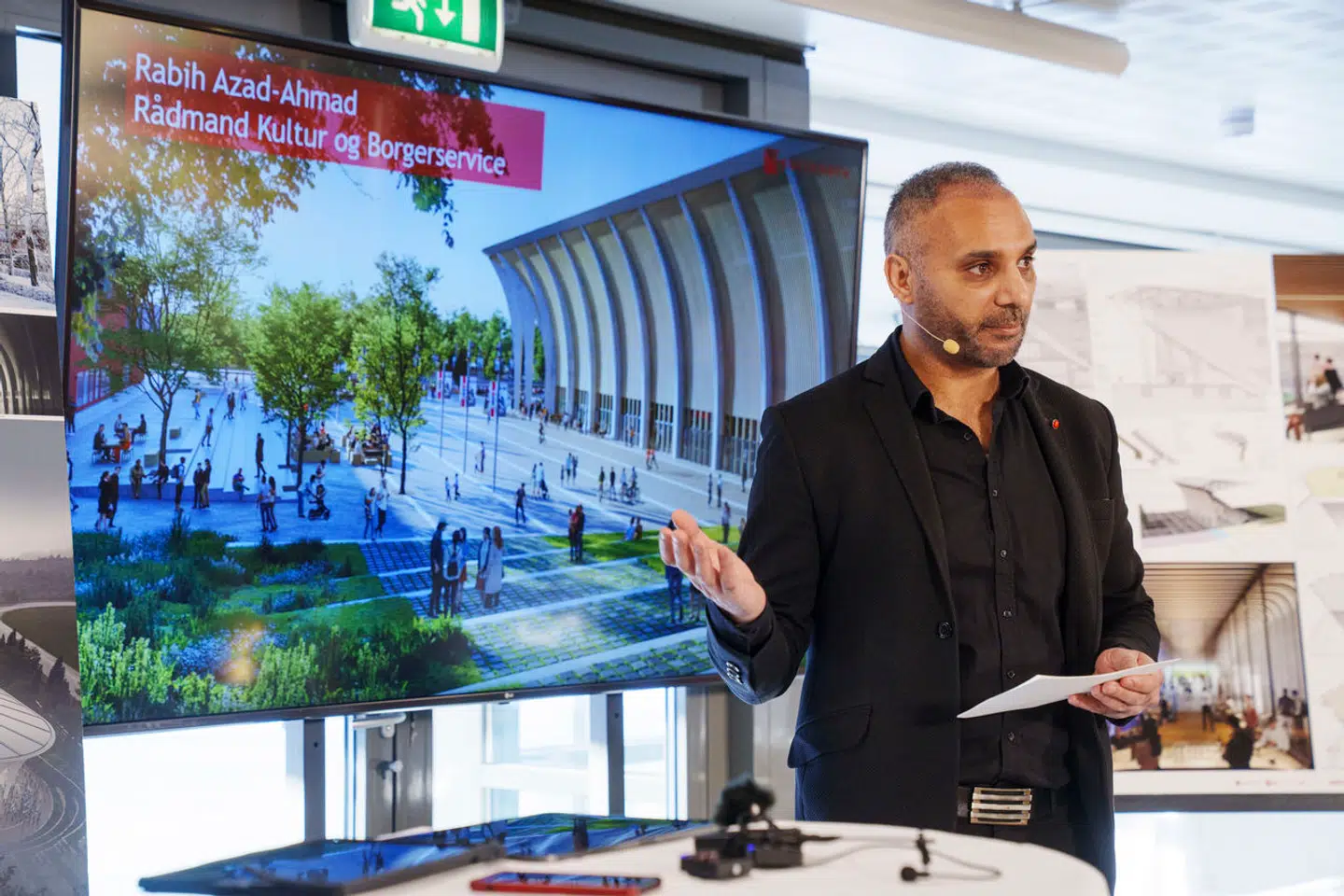 Rådmand for kultur og borgerservice Rabih Azad-Ahmad understreger, at han holder politik og religion adskilt.