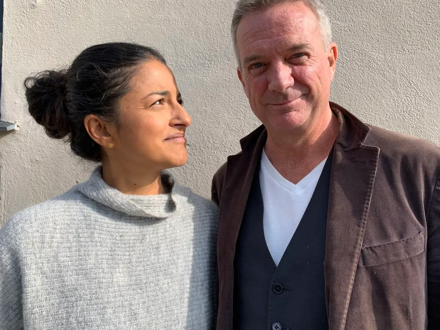 Tv-værterne Divya Das og Kim Bildsøe Lassen har været kærester siden 2011.