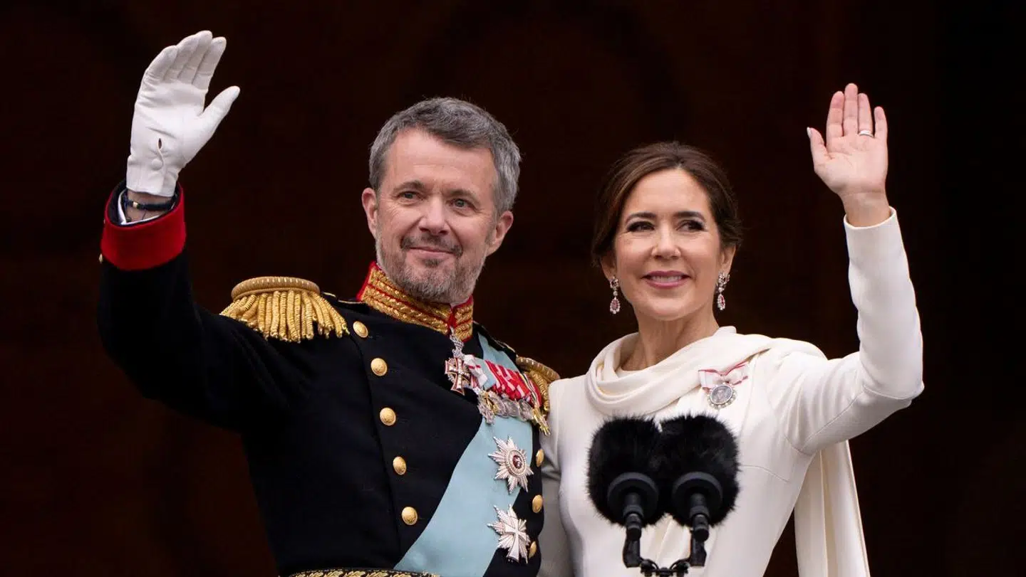 Kong Frederik X og dronning Mary under proklamationen på Christiansborgs Slotsplads i København 14. januar 2024. Når kongen fylder år i maj, kommer han også ud på balkonen.
