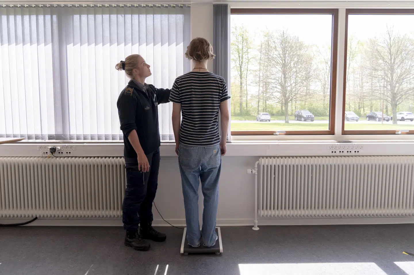 Regeringen vil have, at også kvinder fremover skal indkaldes til Forsvarets Dag og testes, vejes og måles. (Arkivfoto).