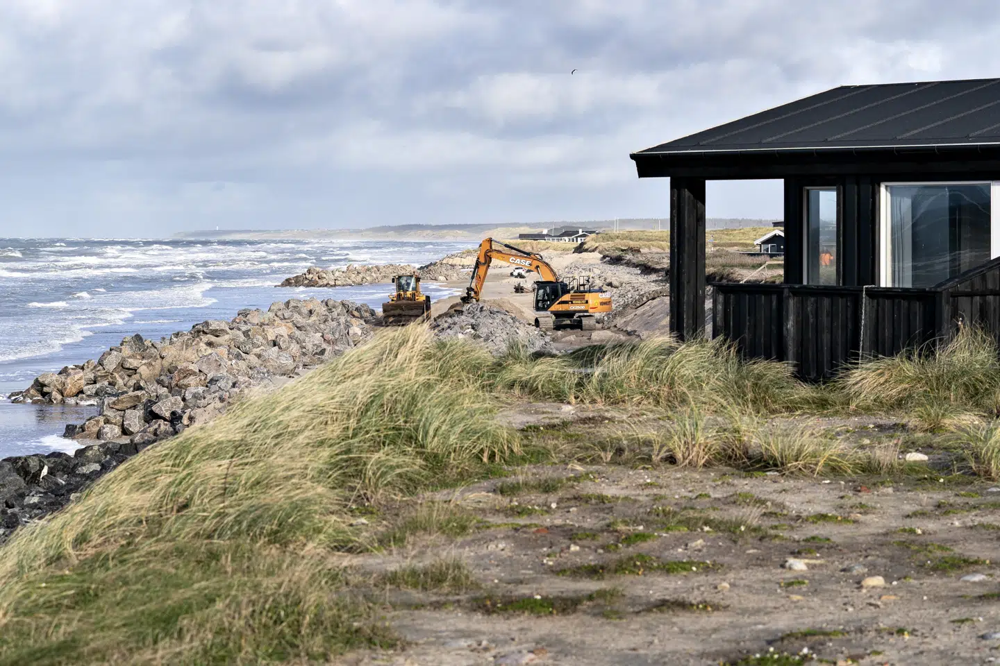 Kystbeskyttelsesprojekter møder udfordringer i form af manglende finansiering, borgermodstand og lovgivning, der spænder ben for hinanden. (Arkivfoto).
