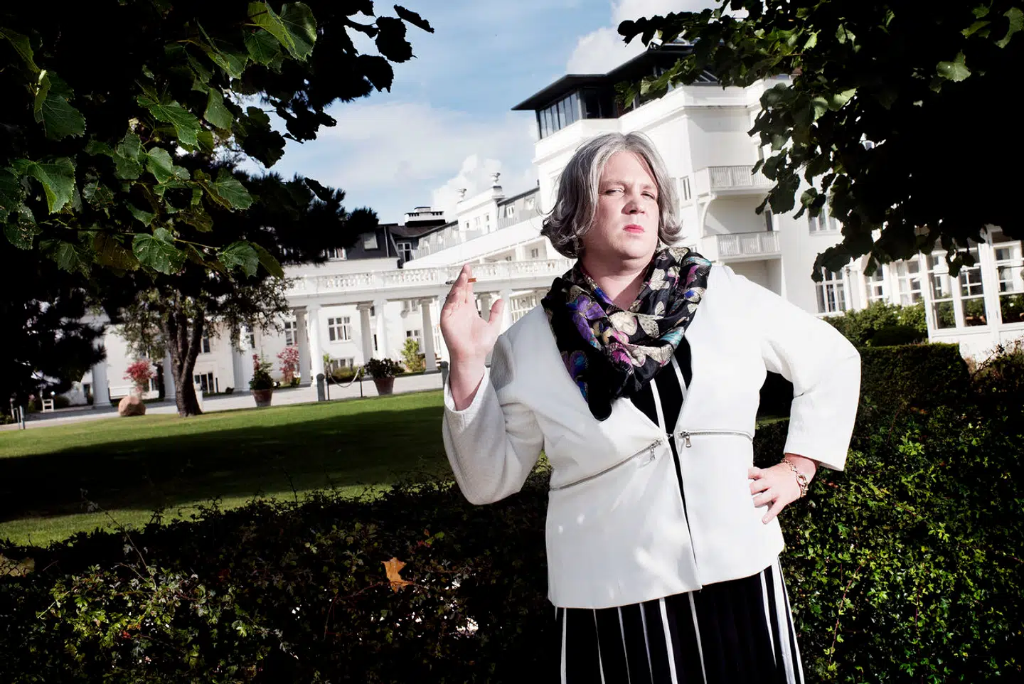 Radio24syv skabte »Den korte radioavis« med den fiktive karakter Kirsten Birgit Schiøtz Kretz Hørsholm, der respektløst slog til mod alt og alle, fra højre til venstre. »Bedre radiosatire er vist ikke lavet,« mener Per Stig Møller.