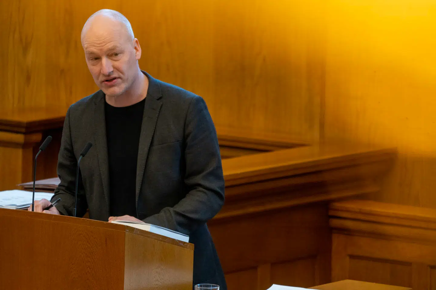 »Når politikerne udhuler kontanthjælpen og andre sociale ydelser, så udhuler de sikkerheden for os alle sammen. De gør os alle sammen fattigere på rettigheder og tryghed,« skriver Pelle Dragsted.