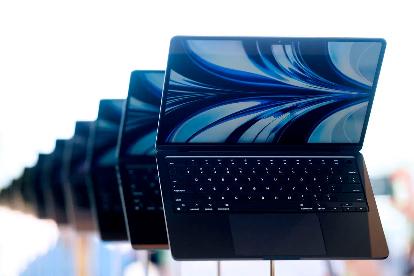 Den nye M4-chip er blot en af flere af Apples forsøg på at fremme kunstig intelligens - eller ai - i deres produkter.