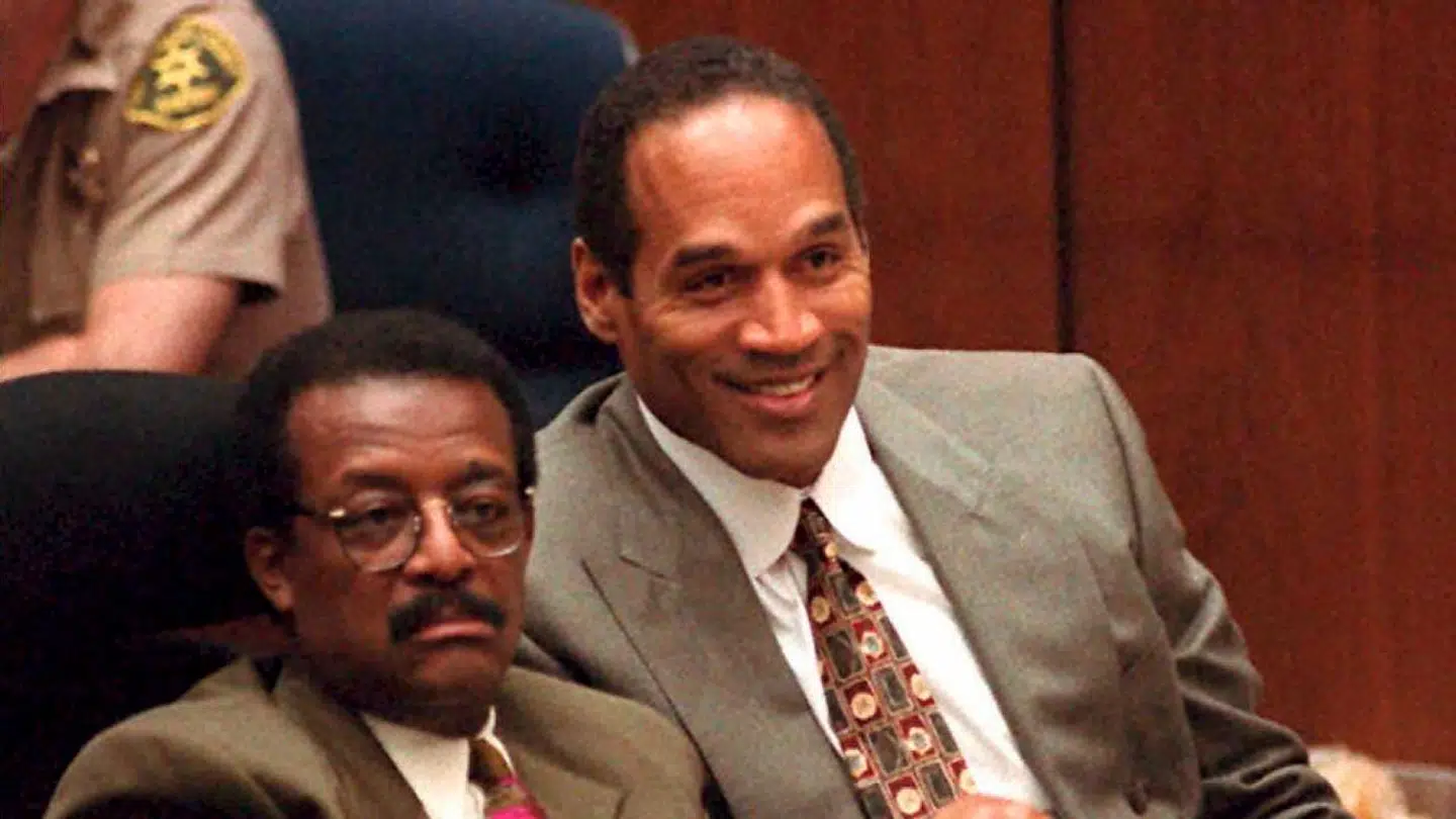 O.J. Simpson med sin advokat Johnnie Cochran under den famøse retssag.