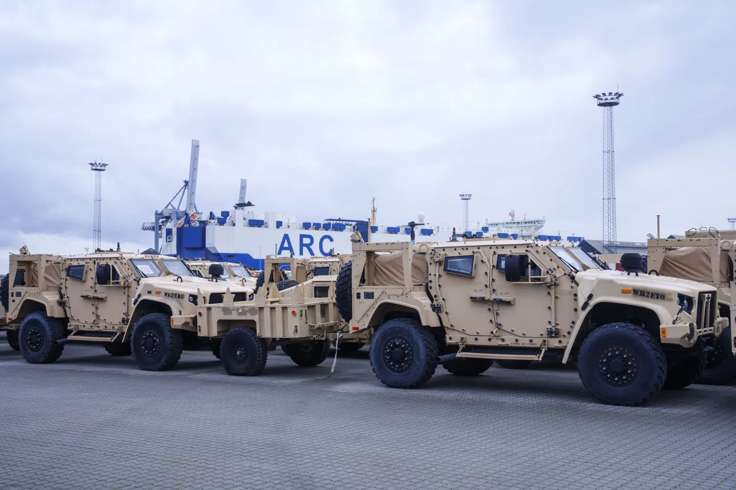 Fragtskibet ARC Independence ankom i januar 2023 til Aarhus Havn med flere hundrede køretøjer fra det amerikanske militær. I forbindelse med ankomsten var der etableret et midlertidigt militært område på havnen.
