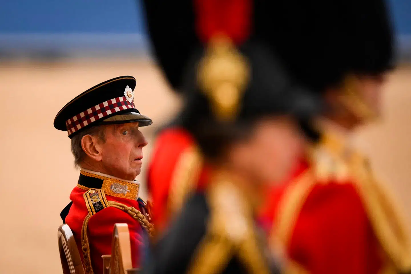 Den 88-årige prins Edward i sin uniform fra den skotske garde, hvor de her deltager til Kongens fødselsdagsparade.