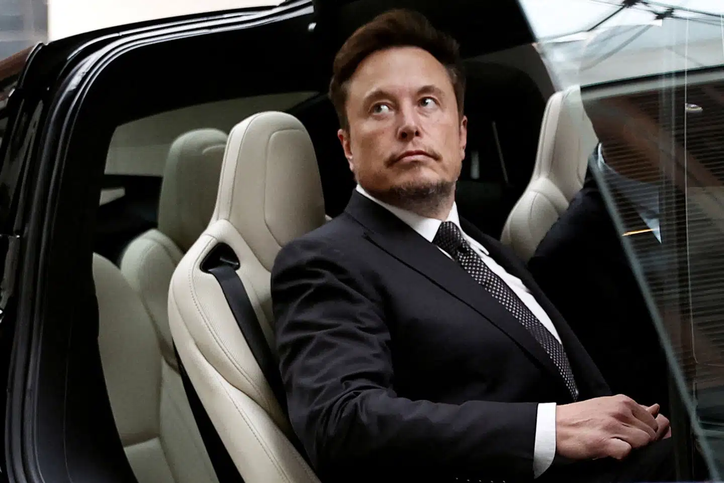 Tesla-topchef Elon Musk har mistet flere af sine nærmeste chefer. Det sker efter en stor fyringsrunde, der sender aktien dramatisk nedad på markedet.