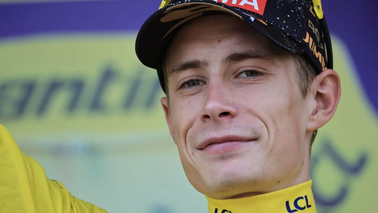 Jonas Vingegaard meldes på vej ud af hospitalet, men holdet vil ikke bekræfte det.