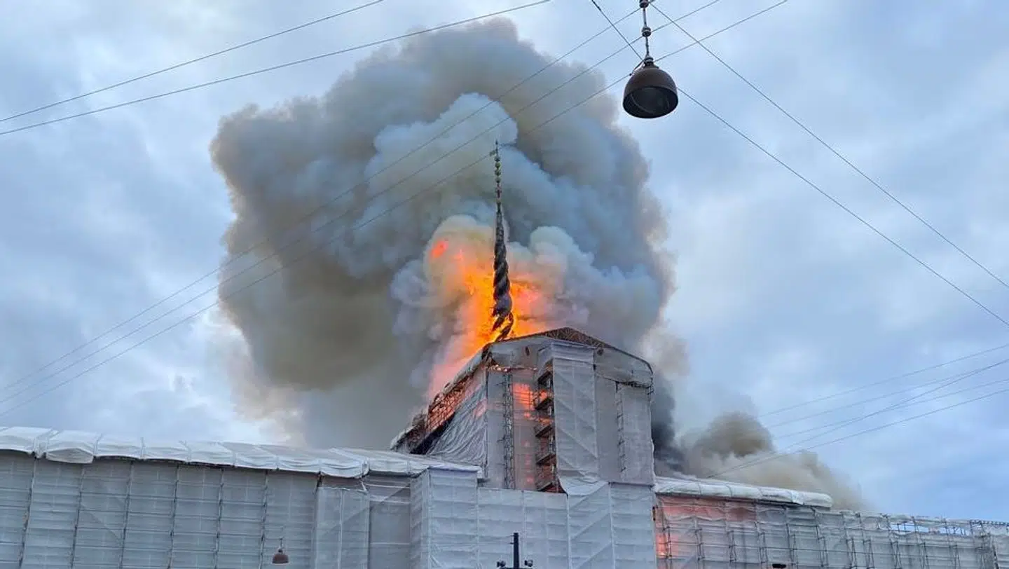Brand i Børsen i København tirsdag den 16. april 2024.. (Foto: Mathias Sørsensen/Ritzau Scanpix)
