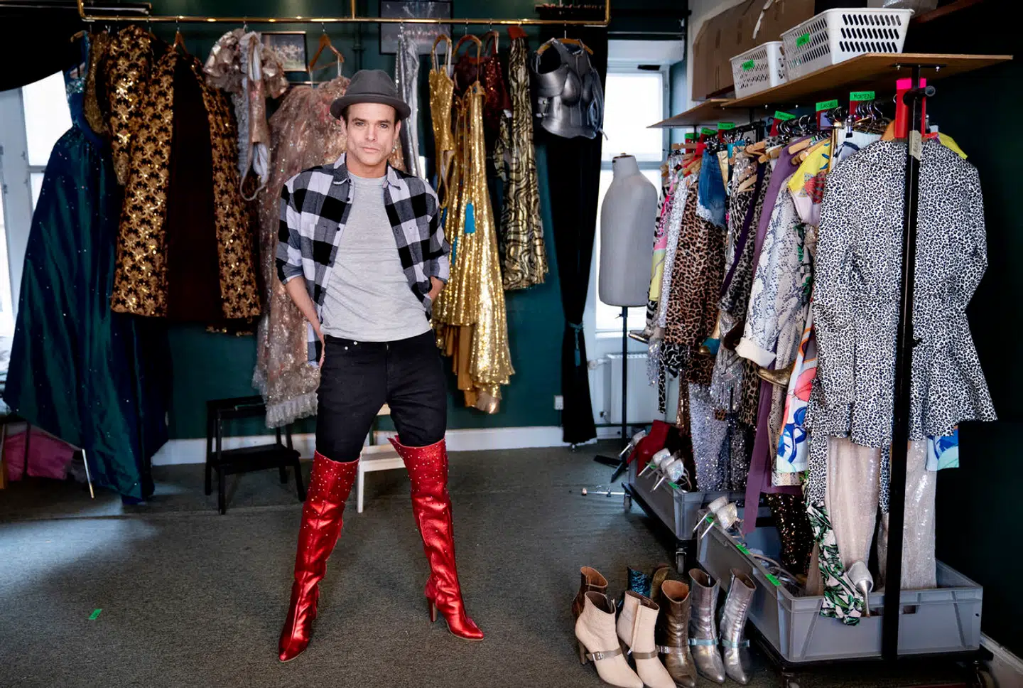 Silas Holst vil ikke længere danse løs på scenen, som han senest har gjort i musicalen 'Kinky Boots'.