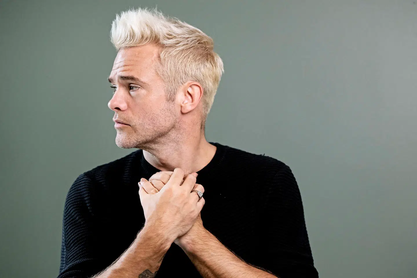 Silas Holst er skuespiller, danser og sanger – men nu lægger han danseskoene på hylden.