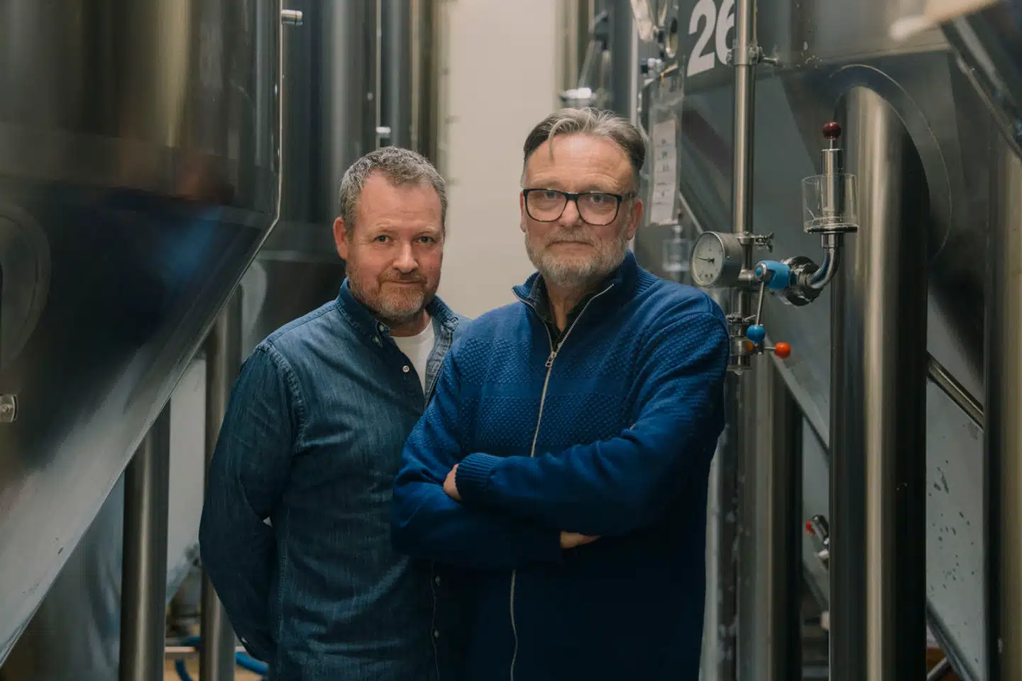 For Tore Jørgensen (th.) – der nu har direktør Jacob Hermansen i ryggen – krævede det en million kroner opsparet i banken for at kunne realisere sit ønske om at starte Herslev Bryghus, der satsede på mere natur og mindre industri, som en modvægt til det, de store bryggerier i forvejen producerede. Den tilgang mener han selv er en af årsagerne til, at de stadig står stærkt.
