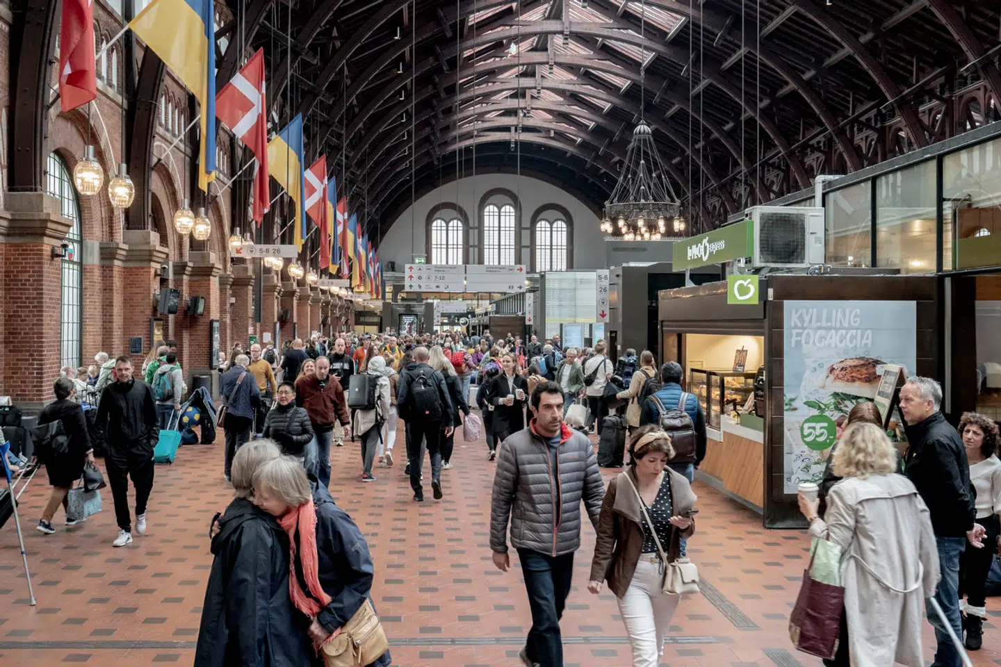 »Alle de steder, hvor toget kan komme fra Hovedbanegården på omkring en time, har fået et løft, men det har Trafikministeriet, Banedanmark og DSB set stort på i den nye trafikaftale, man har lavet for Sydbanen,« skriver Jan Dollerup.