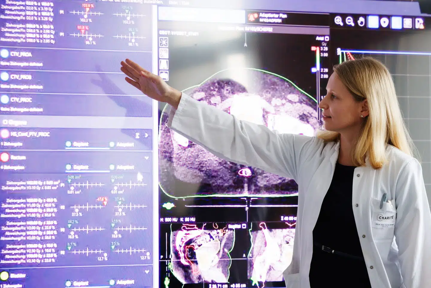 Algoritmer og kunstig intelligens kommer til at spille en stadig større rolle i et presset sundhedsvæsen, hvor det vælter ind med patienter, og der er mangel på medarbejdere – med lange ventetider på blandt andet kræftområdet til følge. I Tyskland er læger begyndt at bruge ai i forbindelse med stråleterapi, og nu kan et nyt projekt fra Rigshospitalet sætte yderligere fart på udviklingen herhjemme.