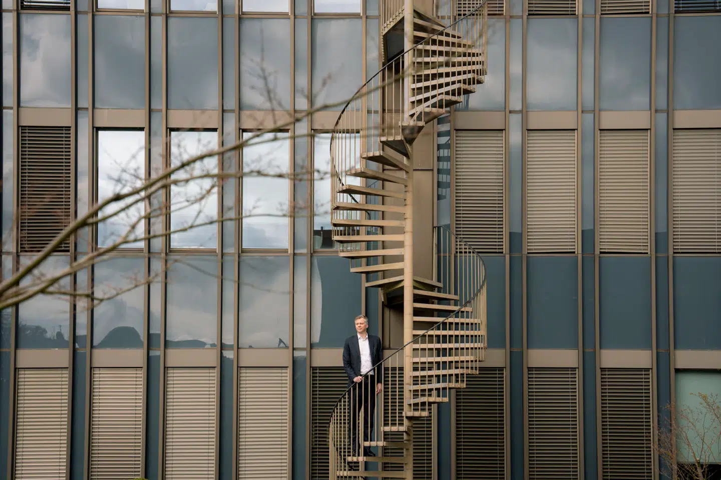 Danica Pensions COO Jesper Bjerre fortæller, at de har frigjort 30 procent af alle arbejdstimer i deres sundhedsafdeling med kunstig intelligens.