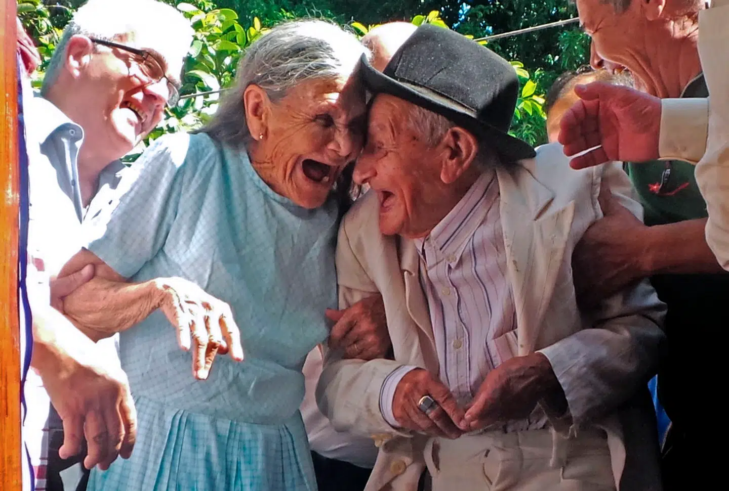 Hvordan opnår man et langt og lykkeligt liv som dette livsglade ægtepar fra Paraguay? Forskere peger på en ganske særlig faktor, som nærmest intet fylder i sundhedsdebatten.