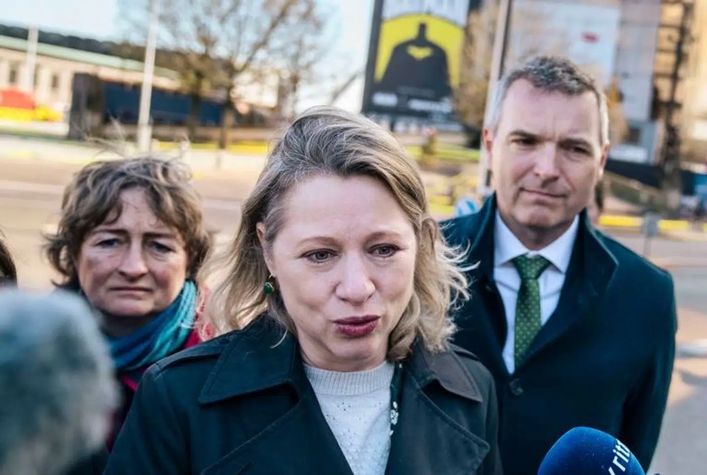 Københavns overborgmester, Sophie Hæstorp Andersen (S), skyndte sig ud til Børsen i flammer flankeret af kommunens andre borgmestre.