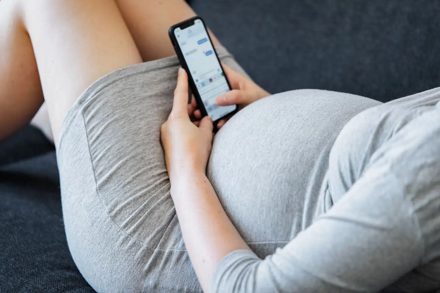 Vi løser ikke noget ved at sætte kvinder i bås som fødemaskiner, der skylder samfundet og staten at levere børn, skriver tre medlemmer af Københavns Borgerrepræsentation.