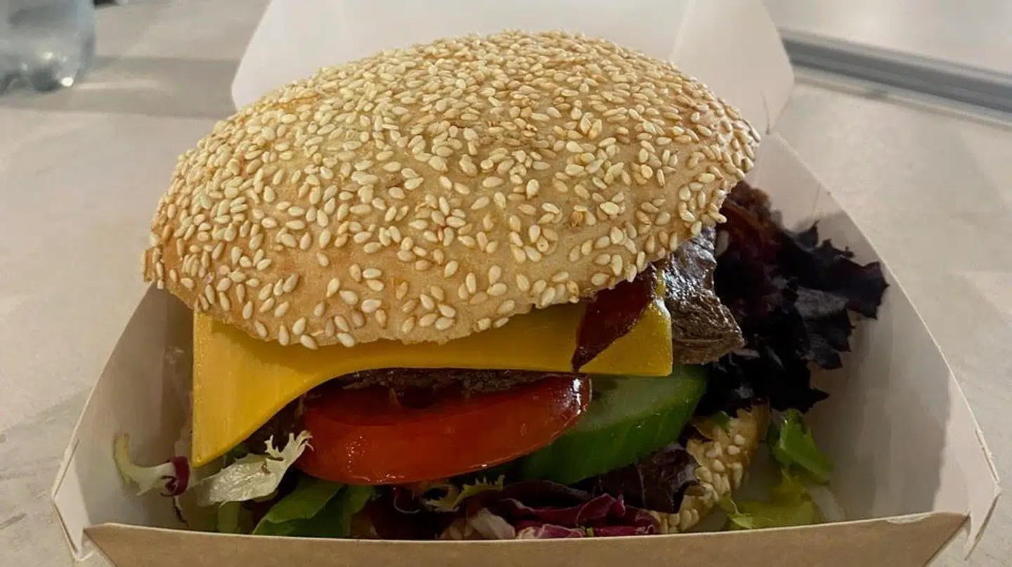 B.T.s madanmelder Henrik Ørholst har kastet sig over Kombardo Ekspressens cafeteria-koncept 'Molly's Diner'.