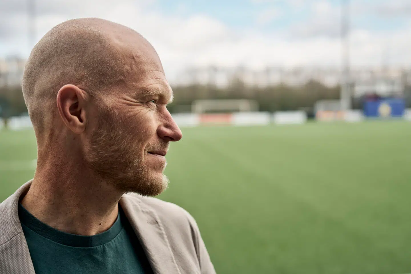 Sportspsykolog Kristoffer Henriksen mener, at unge danske atleter får egenskaber, som de også kan bruge i blandt andet skolen. Det samme viser statistikker.