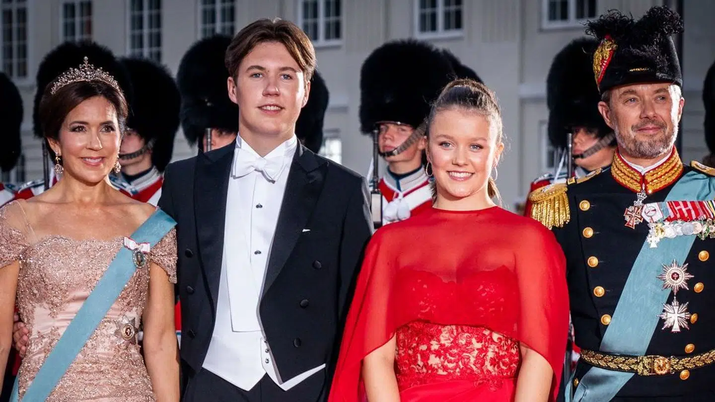 Kronprins Frederik, Kronprinsesse Mary, Prins Christian og Prinsesse Isabella ved dronning Margrethes regerinsgjubilæum.