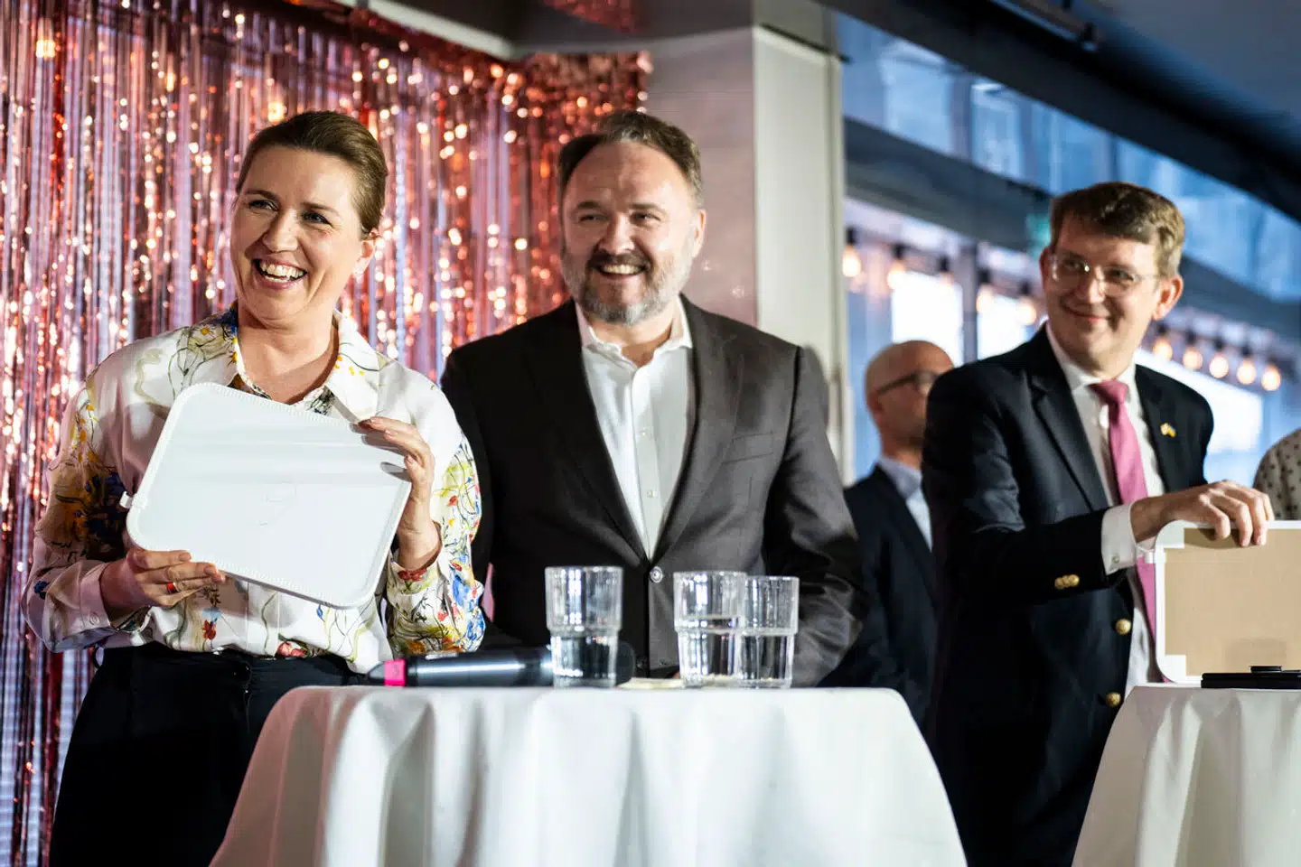 EU-relaterede valg, folkeafstemninger og EP-valg kommer ofte til at dreje sig om alle mulige andre spørgsmål end det, som valget egentlig handler om, skriver Ole P. Kristensen i denne leder. Her holder Moderaterne EU-quiz 8. april 2024.