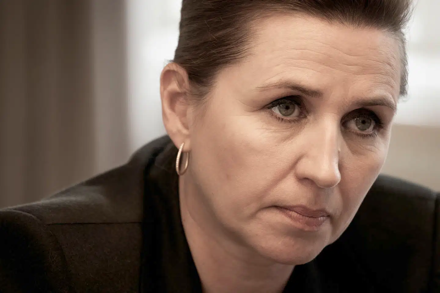 Statsministeren vil rejse en debat om tonen på sociale medier. En politisk kommentator har et bud på, hvorfor hun vil det.