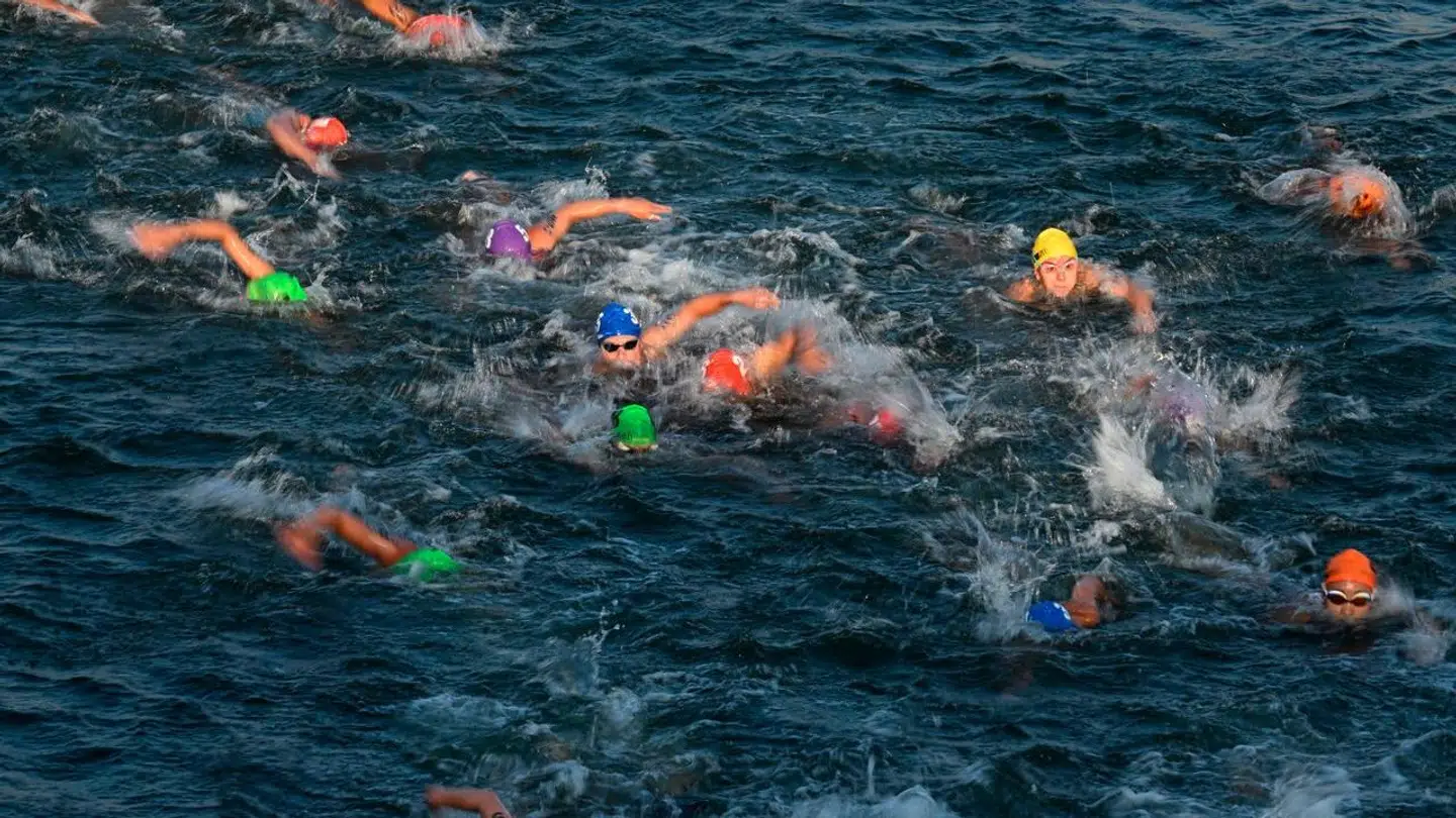 Triatleter har testet vandet i Paris.