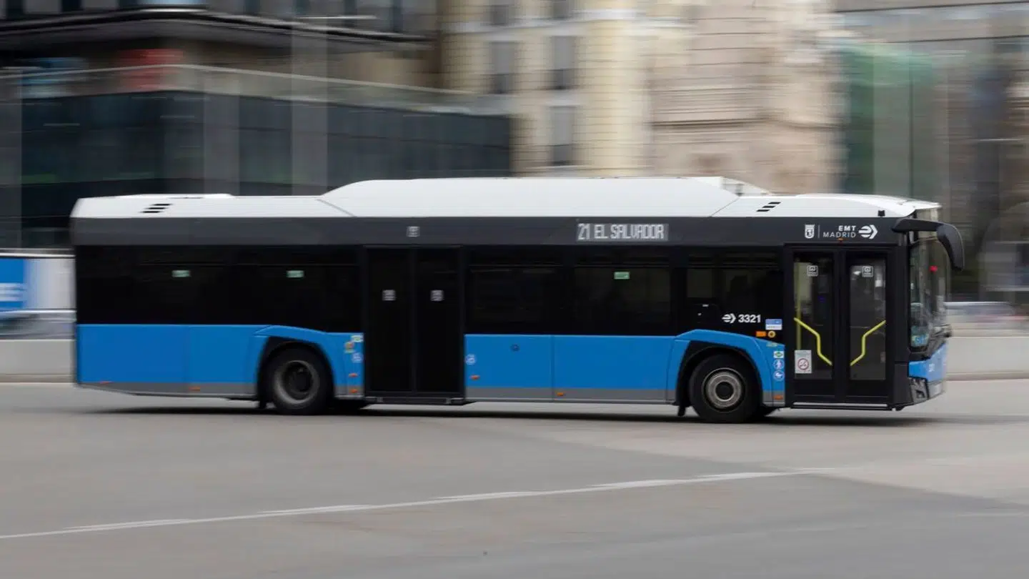 Dieselafgiften hæves til nytår, og det bliver dyrt for busbranchen. Men regningen er der kun et sted at sende hen: Kunderne.