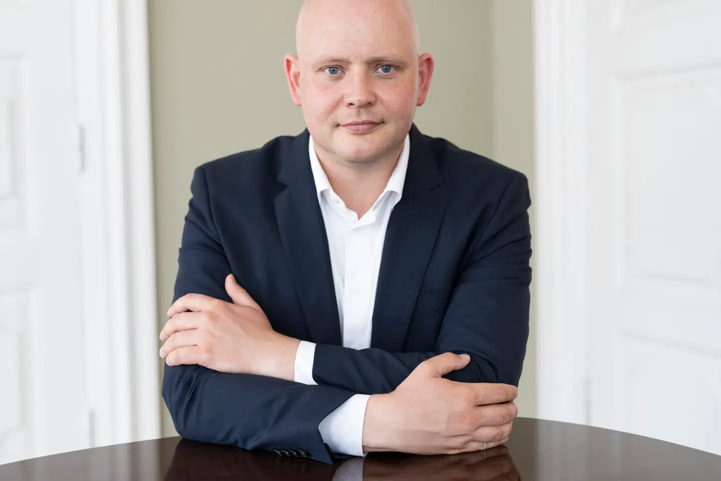 »Kulturministeren og Folketinget må ikke forvente, at vi kommuner økonomisk skal løfte formidlingen af den nationale kulturarv,« skriver de ni borgmestre. På billedet kulturminister Jakob Engel-Schmidt (M).