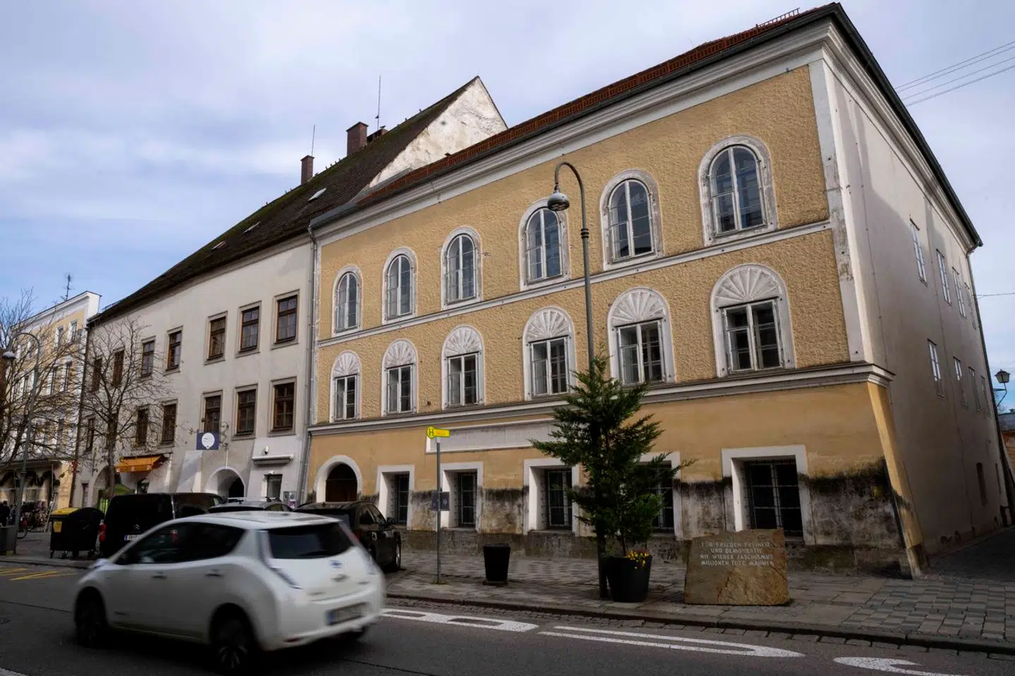Huset, hvor Hitler blev født i 1889. Familien Hitler boede i et lejet værelse på øverste sal.