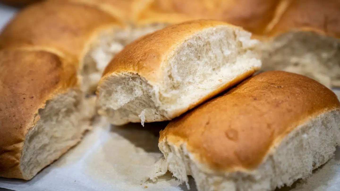 Du kan stadig spise hveder, men din fridag er væk. Du skal dog huske at få et løntillæg for at arbejde på fredag.