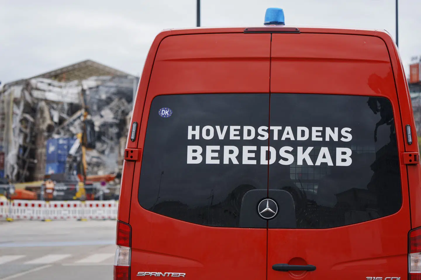 Hovedstadens Beredskab har siden tirsdag den 16. april arbejdet omkring bygningen Børsen, der tidligt om morgenen brød i brand i København. (Arkivfoto).