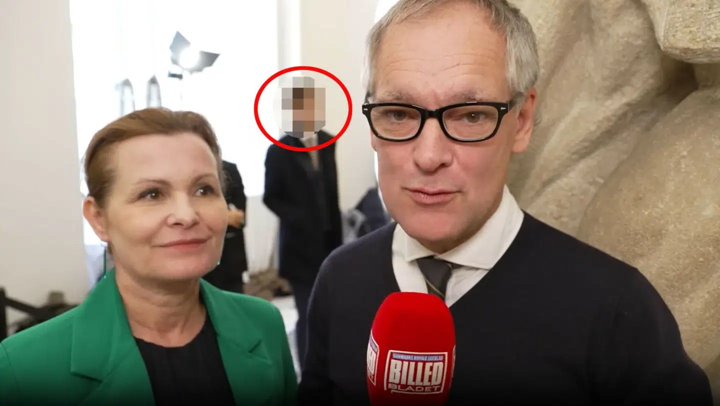 Til kronprins Christians fødseldag kom den unge mand ind i presseområdet, som man kan se her.