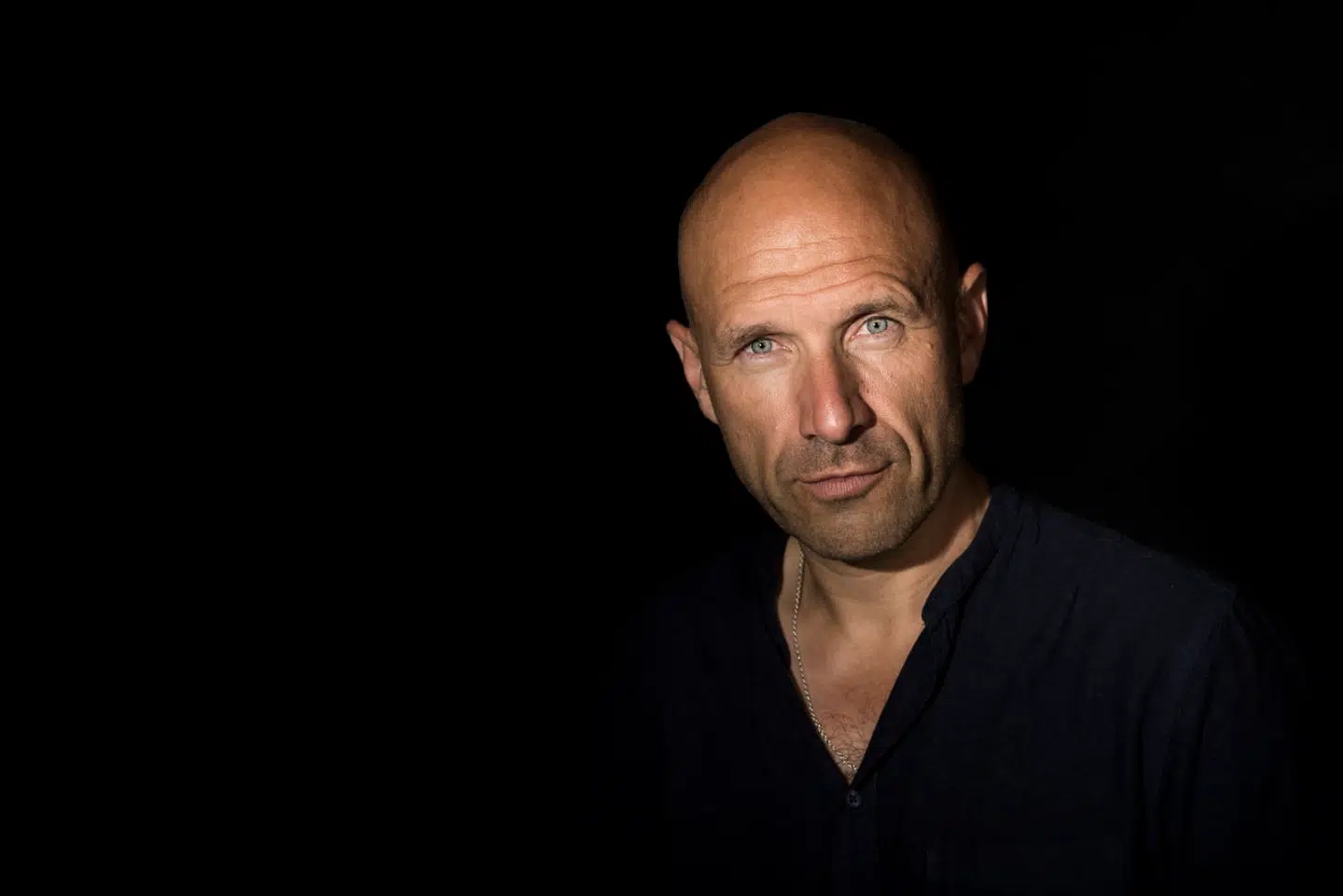 »Nej, Rusland er ikke på vej til at indtage Kyiv, men forestillingen om, at den russiske hær er befolket af defaitistiske officerer, angstplagede menige og en håndfuld barbariske kriminelle, er langtfra det hele billede,« skriver Adam Holm.