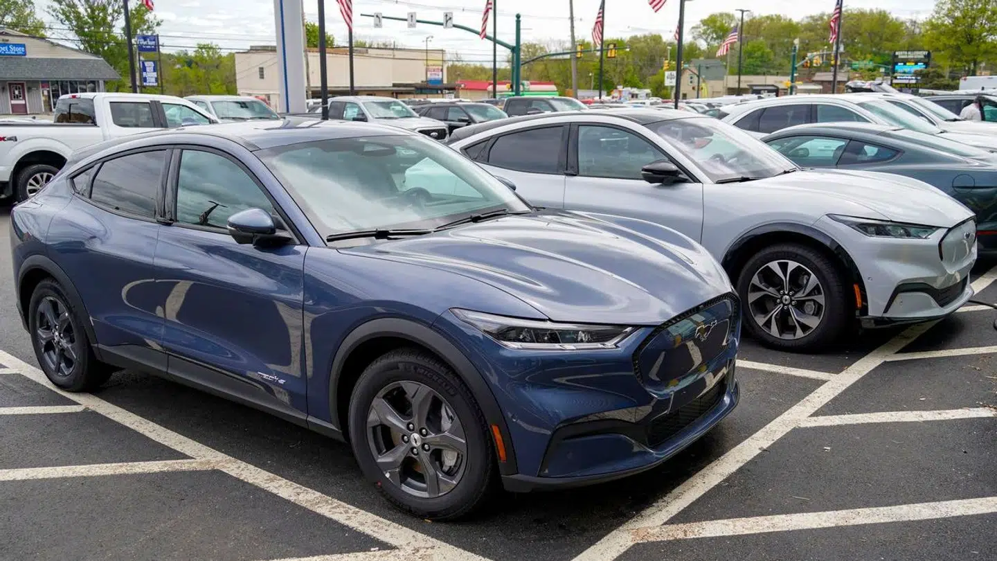 Flere danskere har i B.T. beskrevet dramatiske situationer på grund af problemer med at bremse i deres Ford Mustang Mach-E.