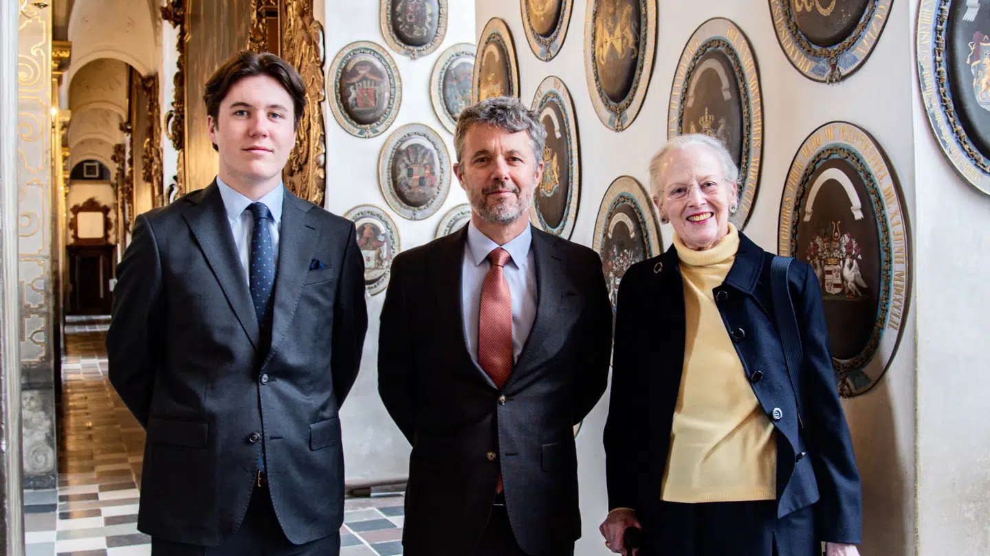 Både dronning Margrethe og kong Frederik var med på Frederiksborg Slot tirsdag.